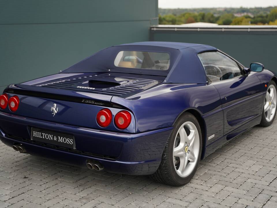 Image 22/50 de Ferrari F 355 Spider (1998)