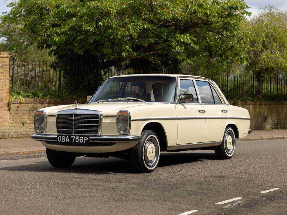 Afbeelding 34/40 van Mercedes-Benz 230 (1976)