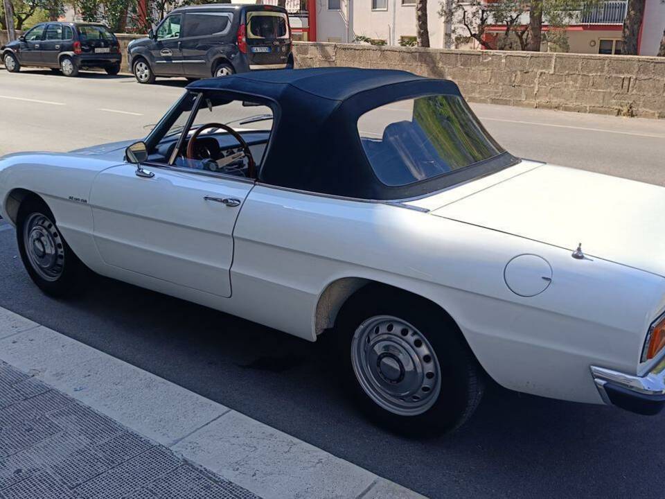 Bild 2/12 von Alfa Romeo Spider 1600 Junior (1975)
