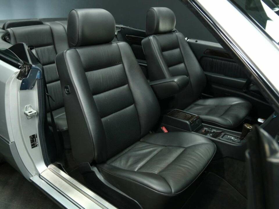 Immagine 19/30 di Mercedes-Benz E 320 &quot;Final Edition&quot; (1997)