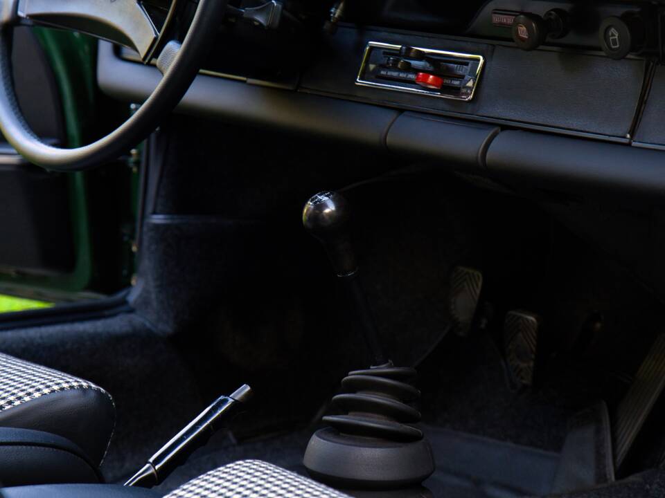 Image 57/76 of Porsche 911 2.4 T (1973)