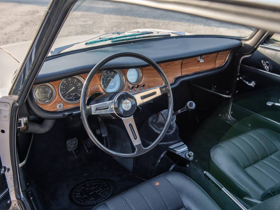 Bild 23/50 von Alfa Romeo Giulia 1600 Sprint GT Veloce (1966)