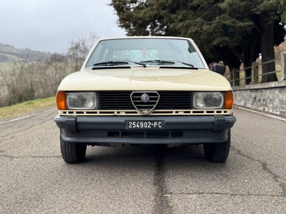 Image 3/46 of Alfa Romeo Giulietta 1.6 (1981)