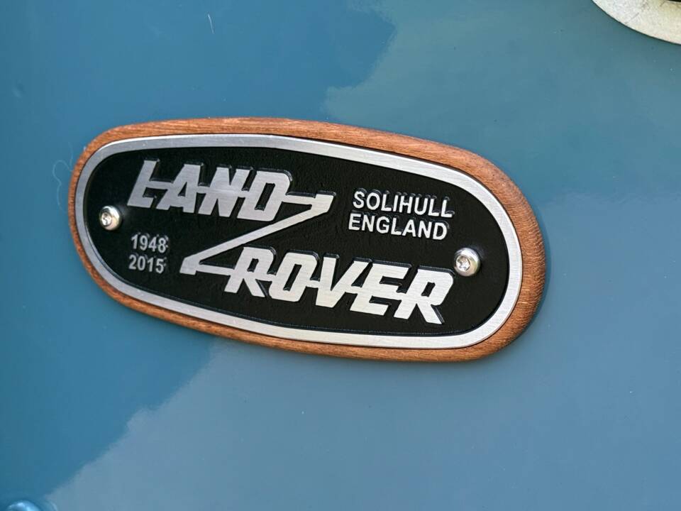 Image 23/33 de Land Rover Defender 90 (1997)