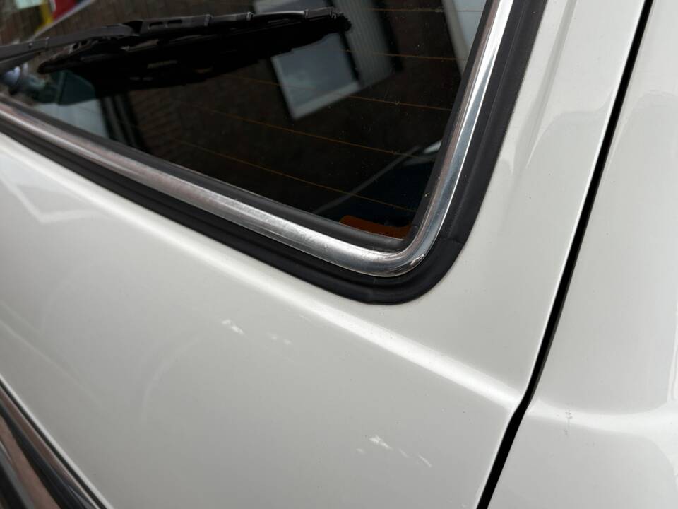 Image 57/66 of Mercedes-Benz 200 T (1984)