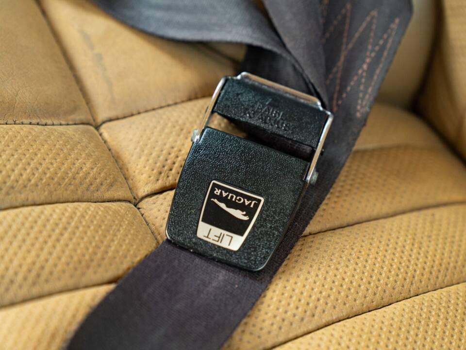 Bild 34/50 von Jaguar E-Type V12 (2+2) (1971)