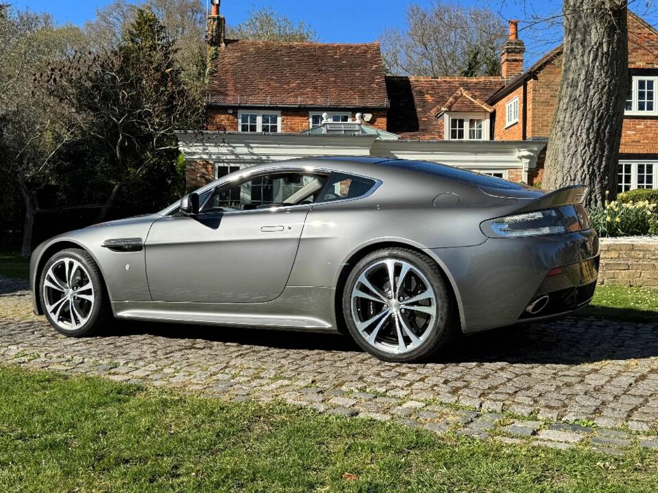 Afbeelding 9/49 van Aston Martin V12 Vantage (2009)
