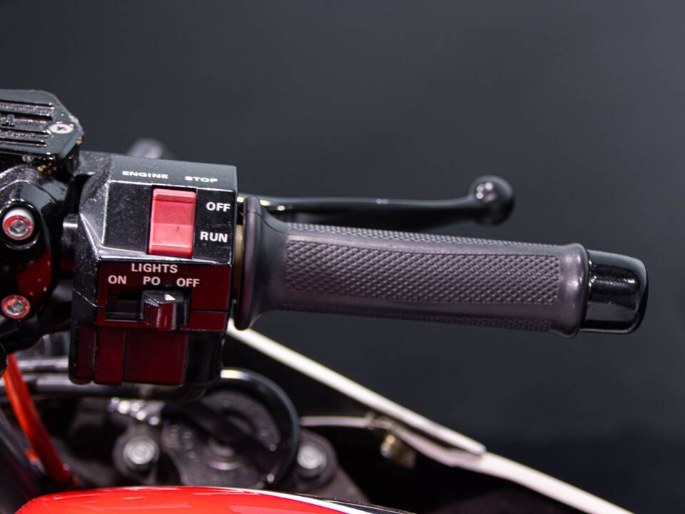 Bild 18/50 von Yamaha DUMMY (1985)