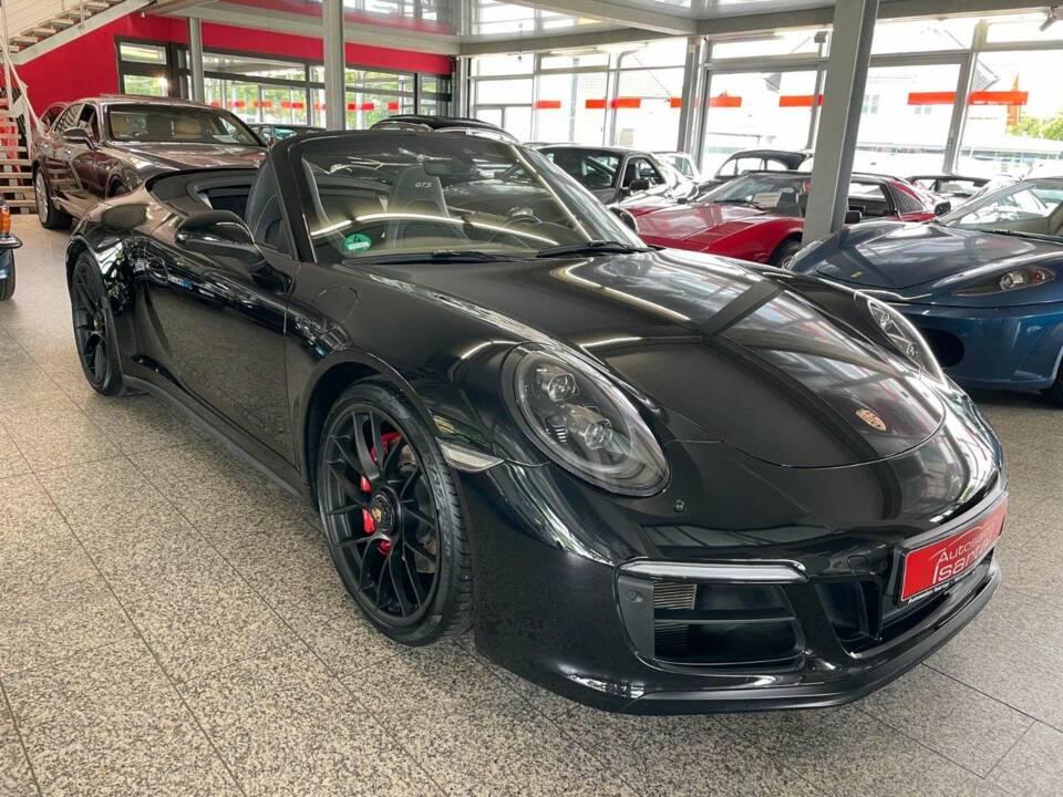 Image 6/19 of Porsche 911 Carrera 4 GTS (2017)