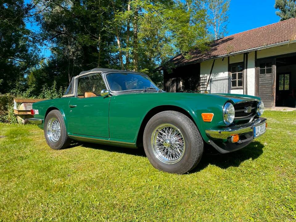 Image 11/20 of Triumph TR 6 (1976)