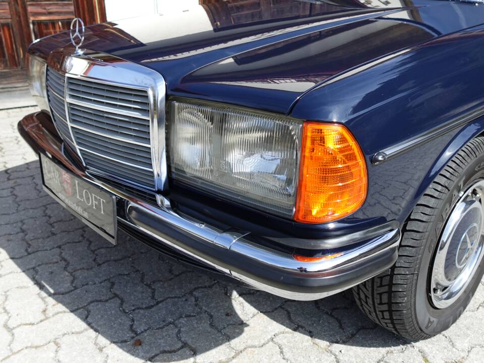 Bild 36/57 von Mercedes-Benz 230 CE (1980)
