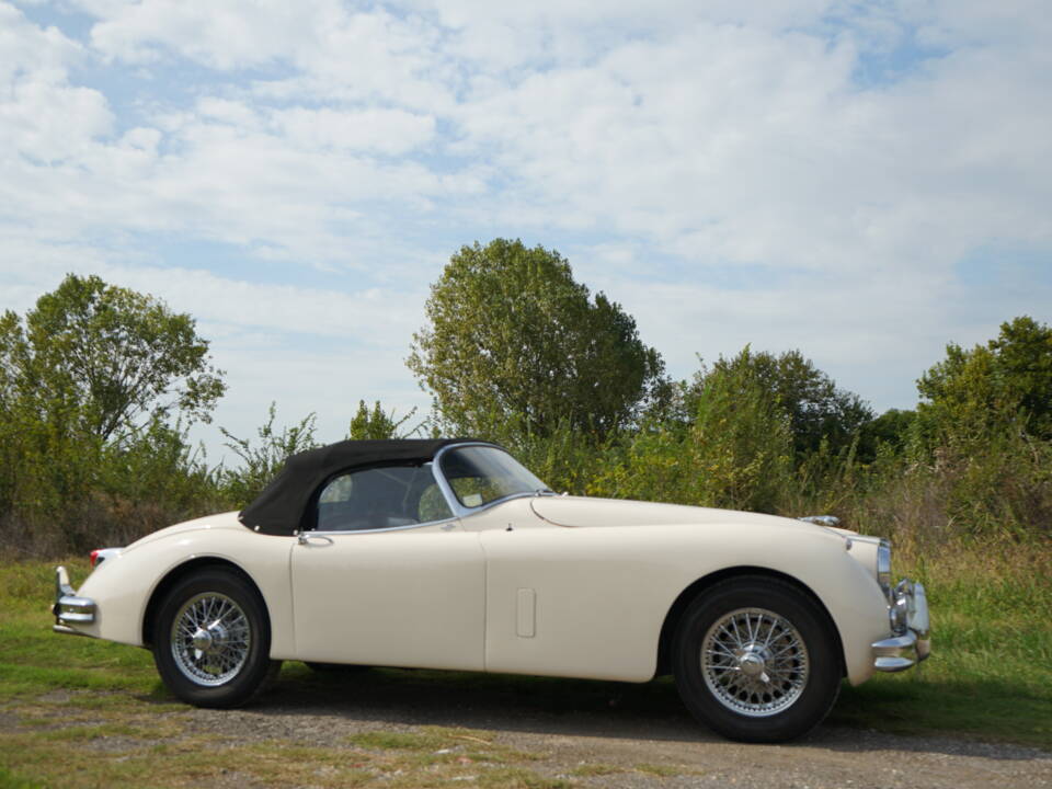 Immagine 32/58 di Jaguar XK 150 3.4 S OTS (1958)