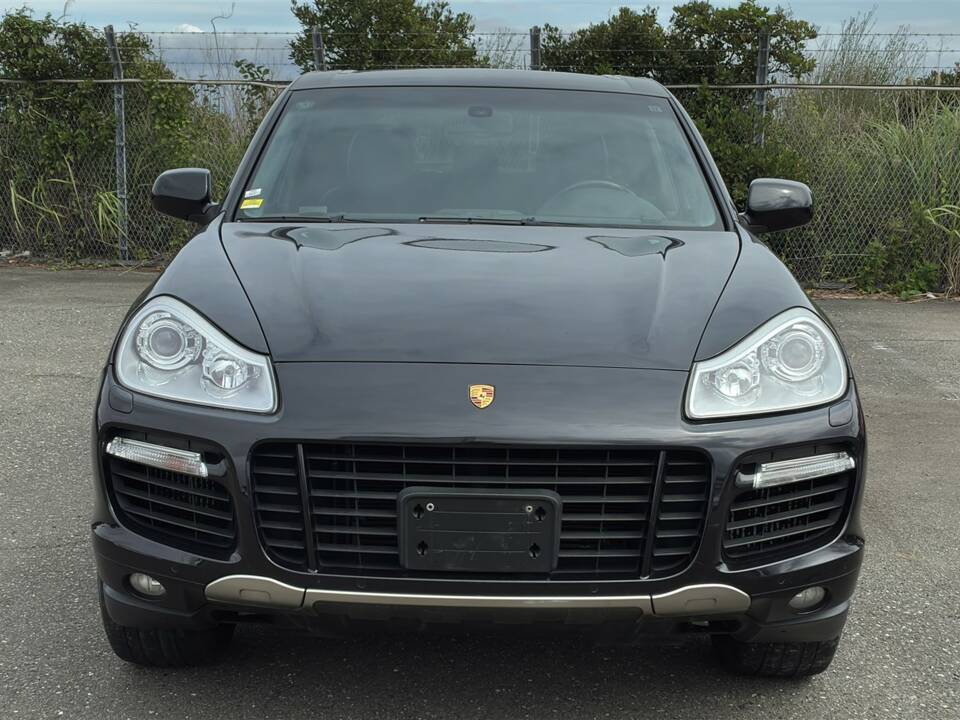 Image 2/50 of Porsche Cayenne Turbo (2007)