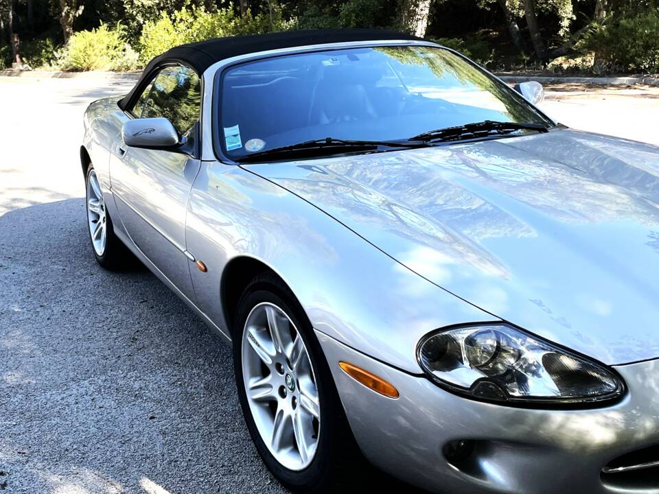Afbeelding 7/8 van Jaguar XK8 4.0 (1998)