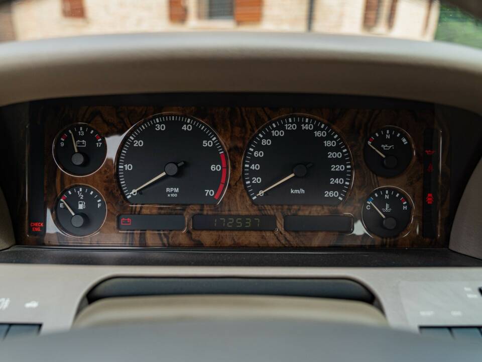 Image 44/50 of Jaguar XJ6 3.2 (1995)