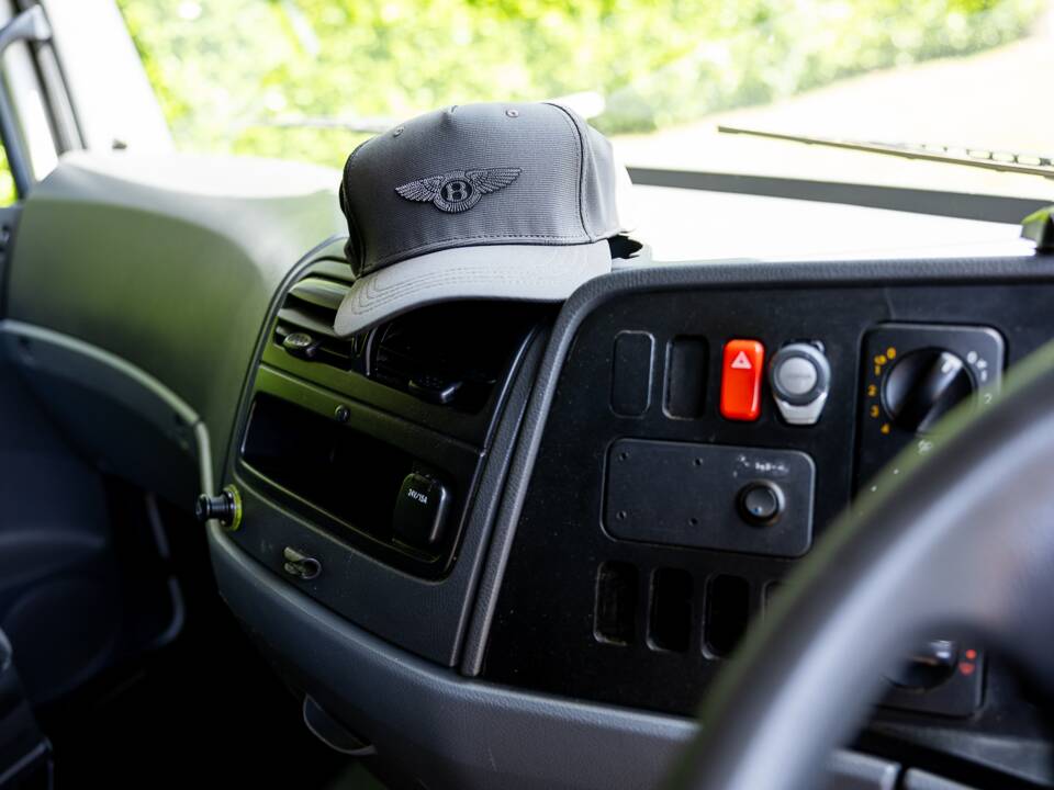 Image 9/31 of Mercedes-Benz Atego 1325 (2009)