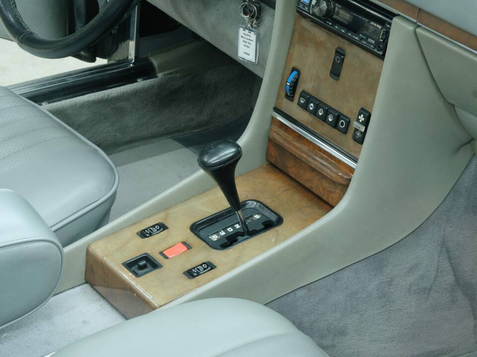 Image 33/50 de Mercedes-Benz 560 SL (1988)