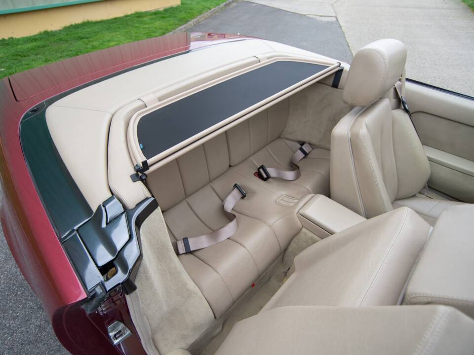 Image 13/28 of Mercedes-Benz 500 SL (1992)