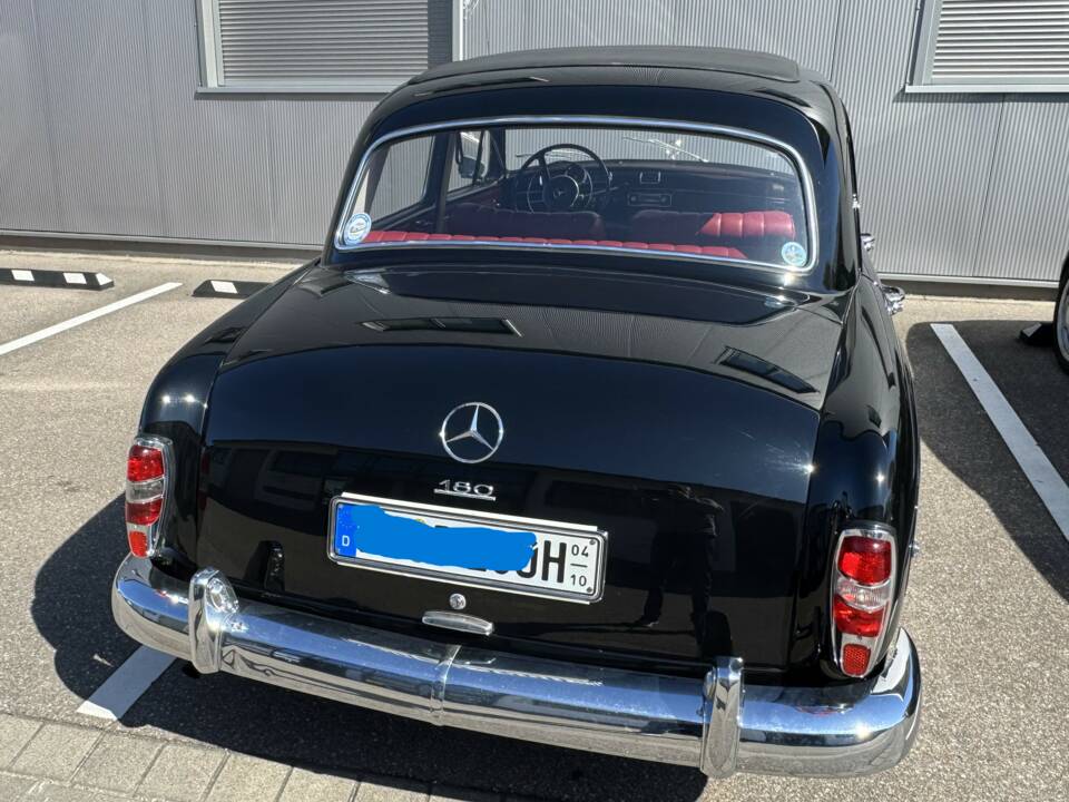 Imagen 3/11 de Mercedes-Benz 180 c (1961)