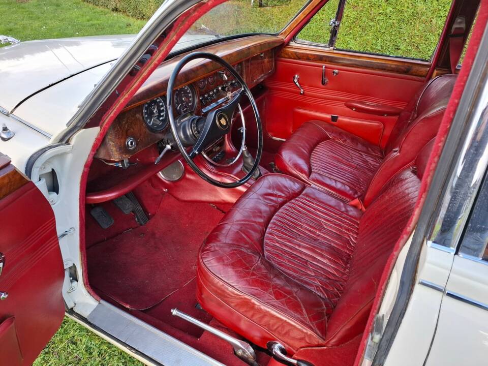 Image 15/68 de Jaguar Type S 3.4 (1964)