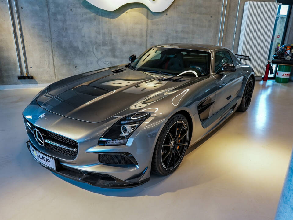 Immagine 1/37 di Mercedes-Benz SLS AMG Black Series (2014)