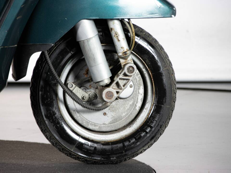 Bild 29/50 von Piaggio Vespa Cosa 150 (1990)