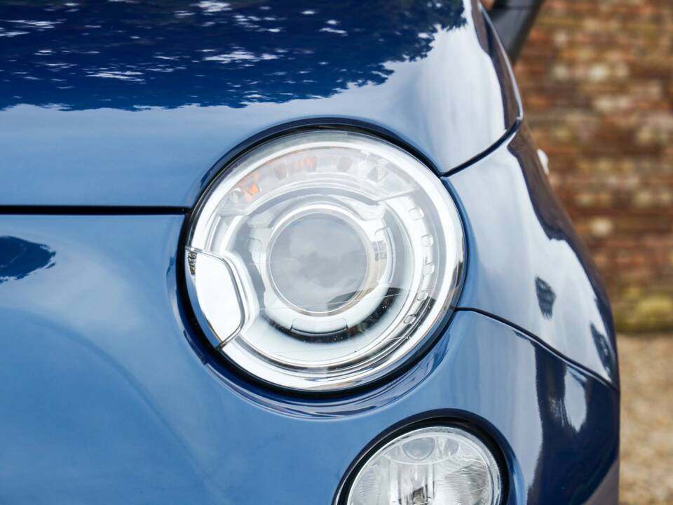 Image 22/50 of Abarth 595 Cabrio Italia (2011)