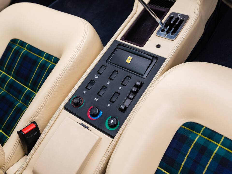 Imagen 38/58 de Ferrari Mondial T (1990)