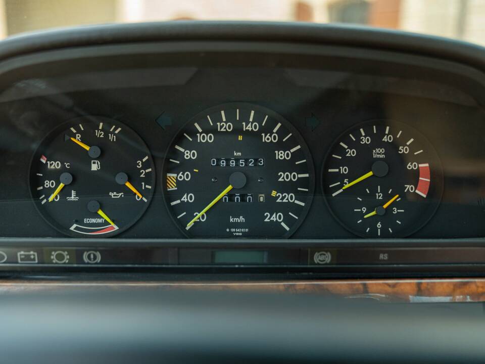 Immagine 44/50 di Mercedes-Benz 500 SEC (1991)