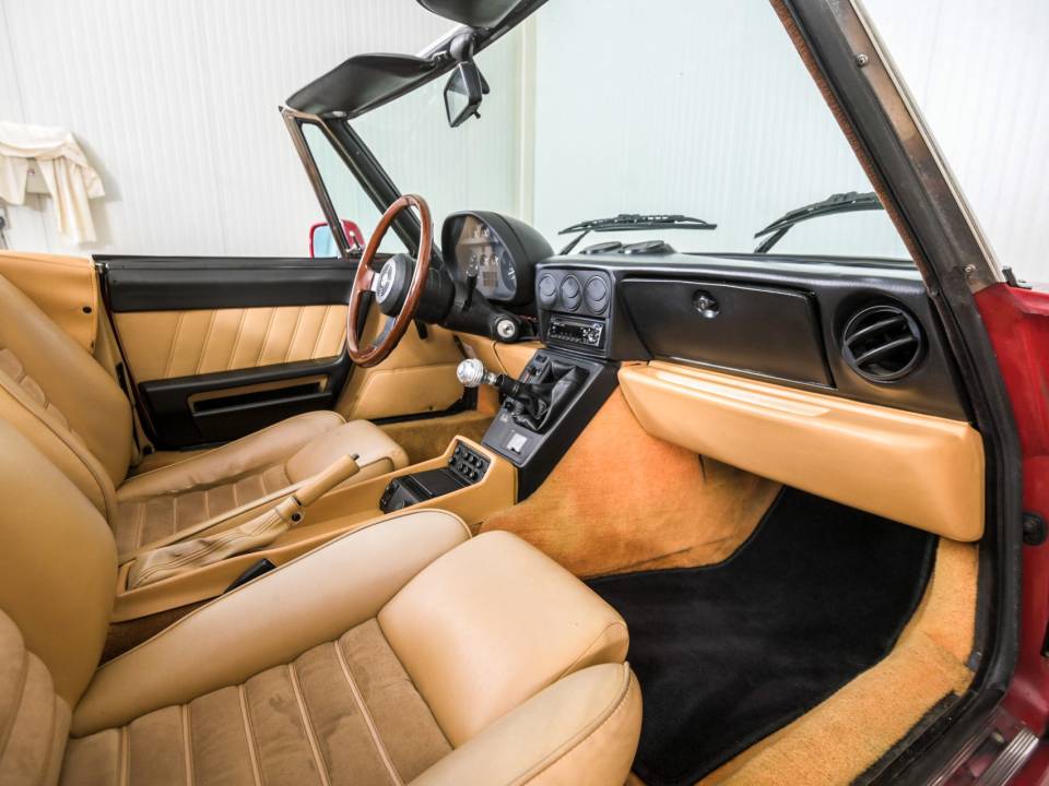 Image 9/50 of Alfa Romeo 2.0 Spider (1990)