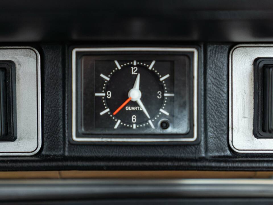 Image 46/50 de Jaguar XJ 6 4.2 (1981)