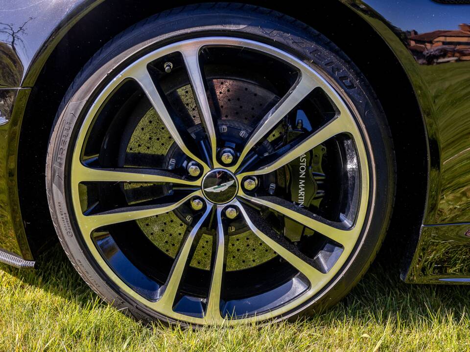 Image 11/39 of Aston Martin DBS Volante (2011)