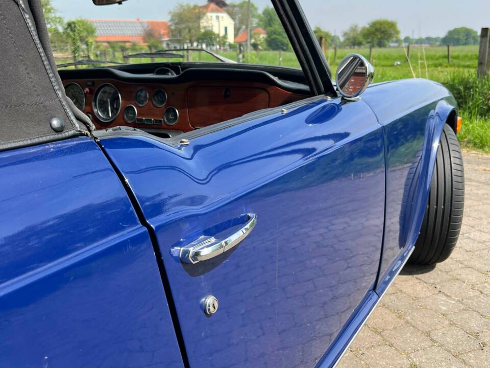 Image 7/28 de Triumph TR 6 (1973)