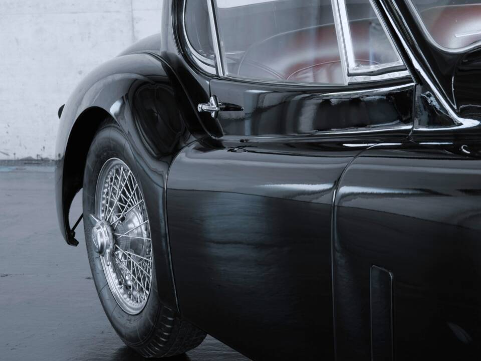 Image 39/47 de Jaguar XK 120 FHC (1954)