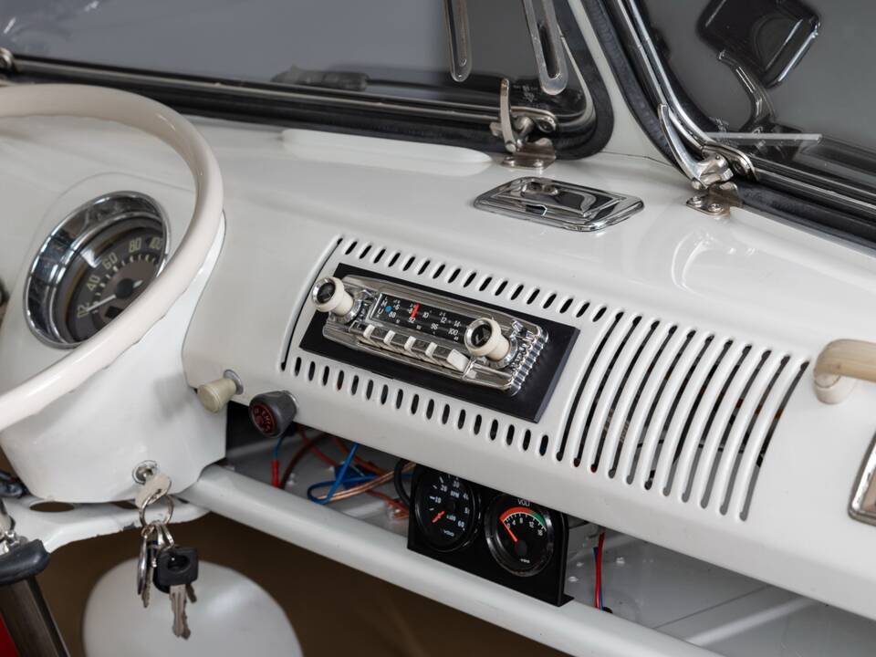 Image 26/46 of Volkswagen T1 Samba (1967)