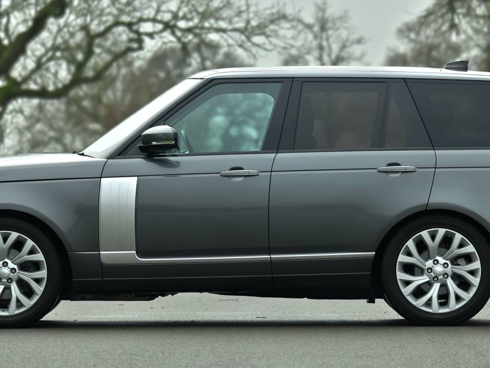 Image 8/50 de Land Rover Range Rover Vogue SDV8 (2019)