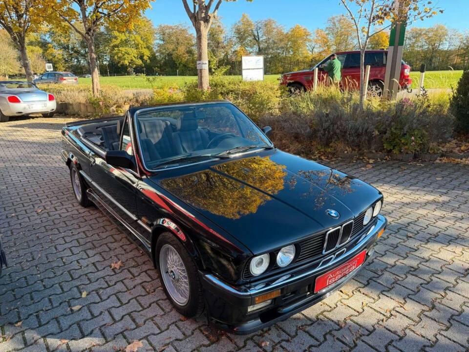 Bild 8/28 von BMW 320i (1988)