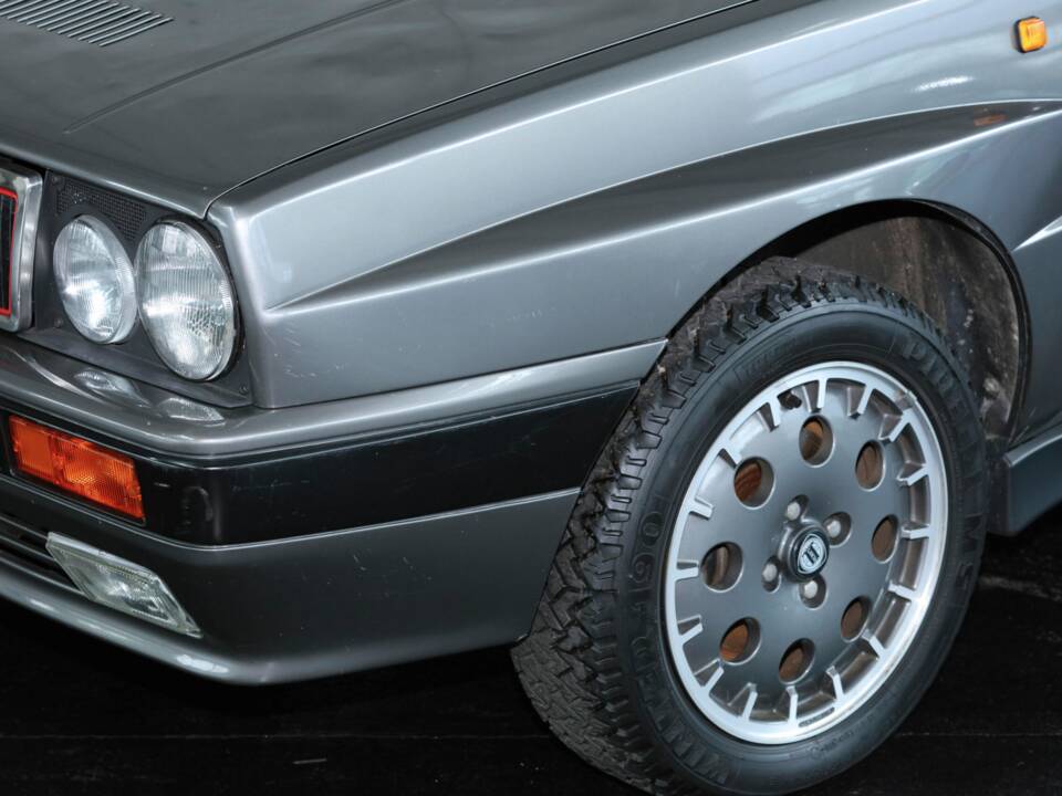 Image 10/50 of Lancia Delta HF Integrale (1988)