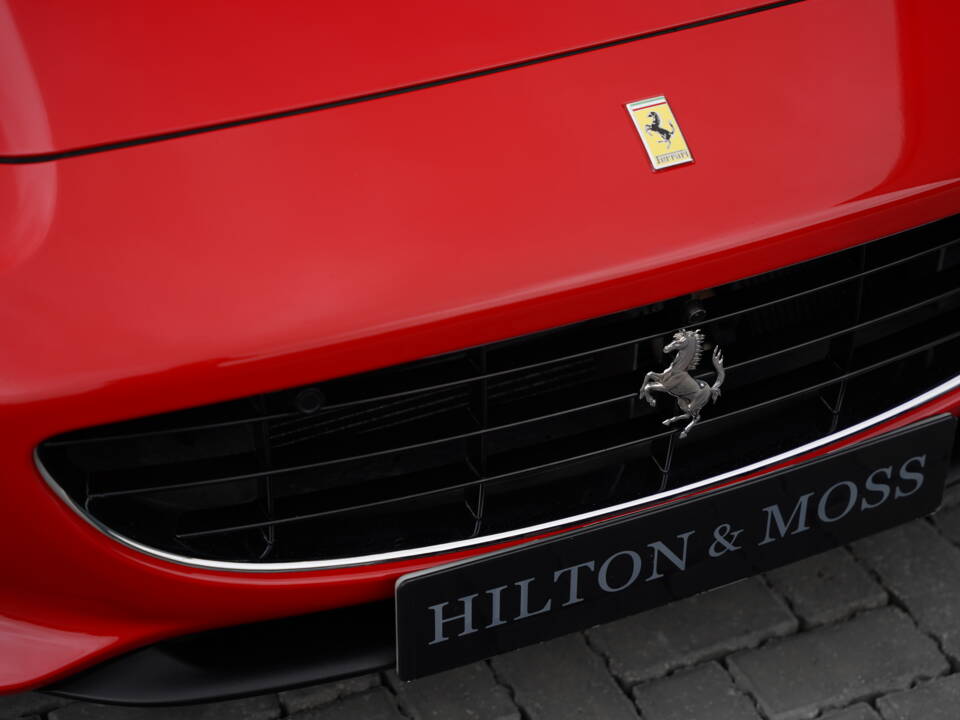 Image 38/50 of Ferrari California (2010)