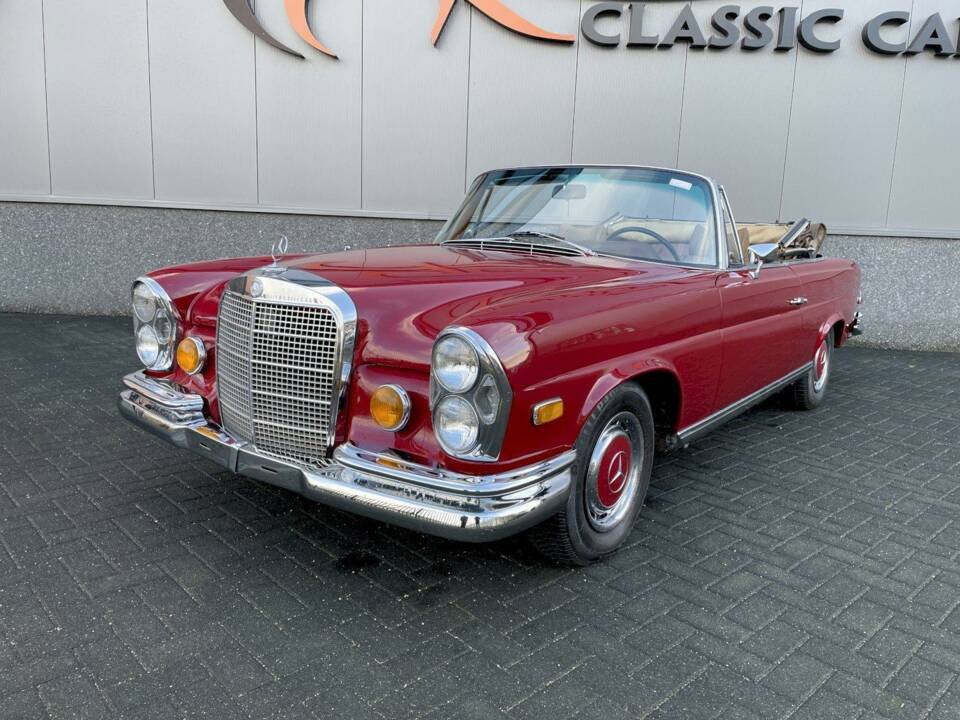 Image 4/36 de Mercedes-Benz 280 SE (1969)
