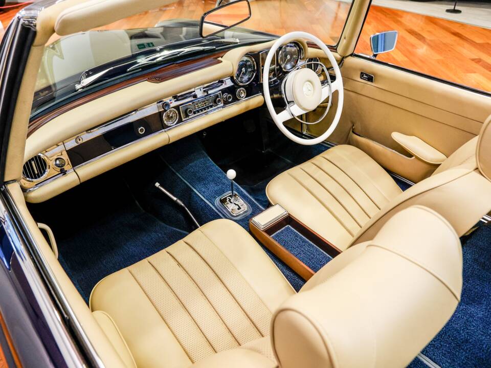 Image 19/31 de Mercedes-Benz 280 SL (1968)