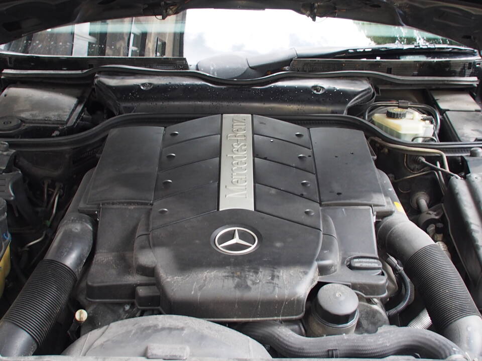 Immagine 17/20 di Mercedes-Benz SL 500 (2000)