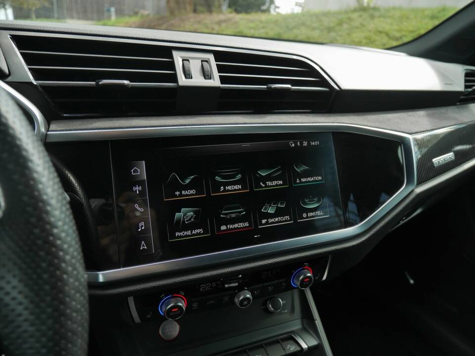 Bild 40/45 von Audi RS Q3 (1900)