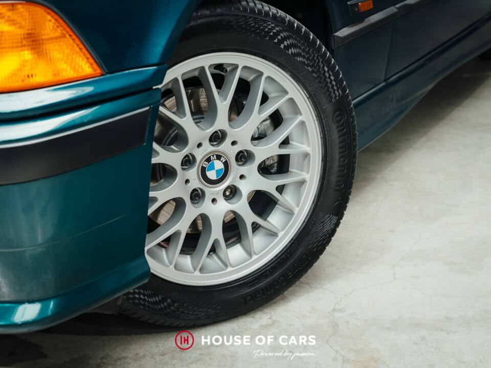 Immagine 11/24 di BMW 320i (1995)