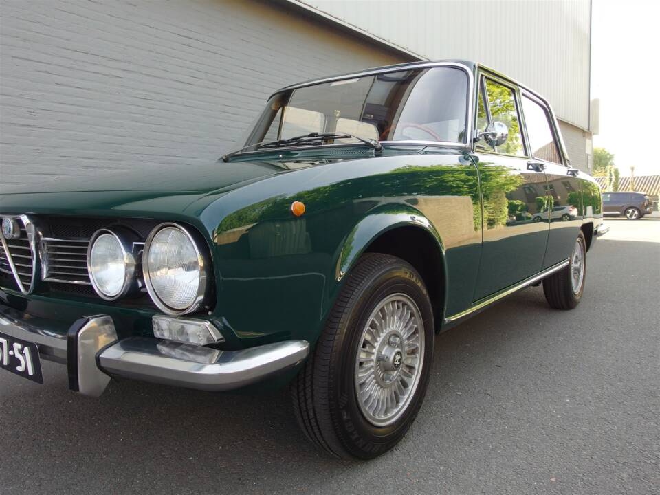 Image 26/99 of Alfa Romeo 1750 Berlina (1970)