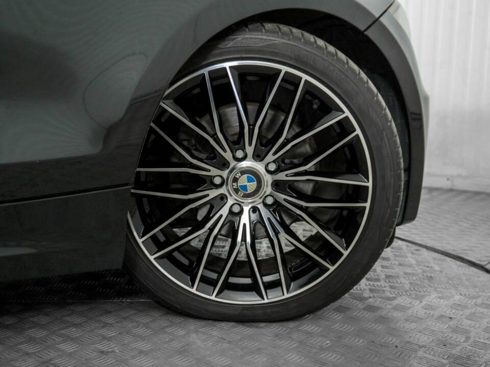 Image 48/50 of BMW 125i (2008)