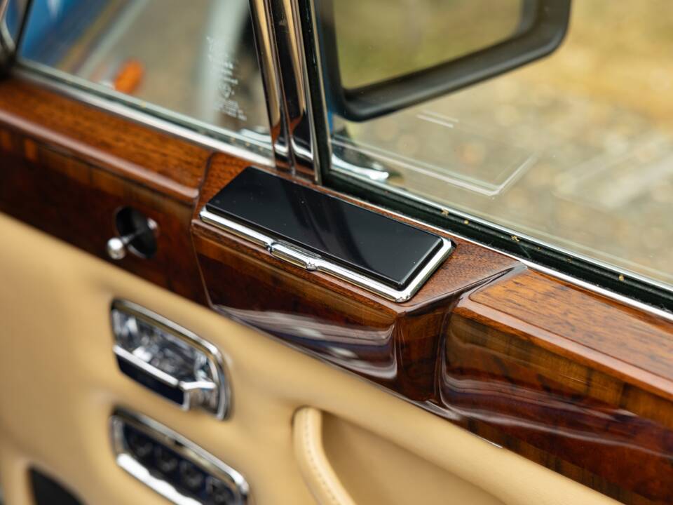 Image 41/50 of Rolls-Royce Silver Shadow II (1979)