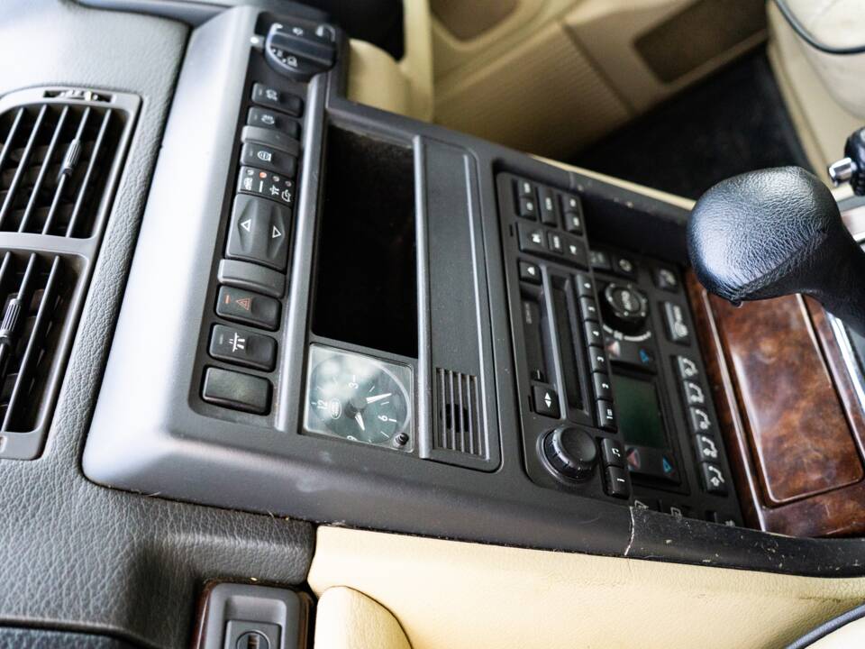 Image 18/29 of Land Rover Range Rover 4.0 HSE (2001)