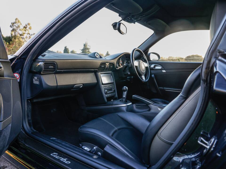 Bild 24/38 von Porsche 911 Turbo (2007)