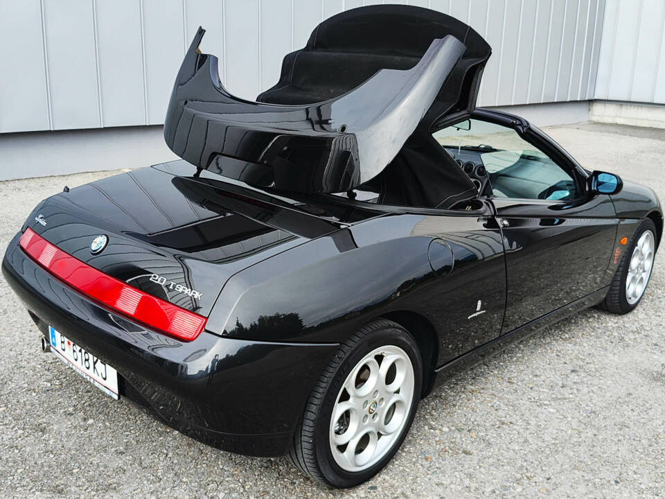 Bild 6/68 von Alfa Romeo Spider 2.0 Twin Spark 16V (2001)